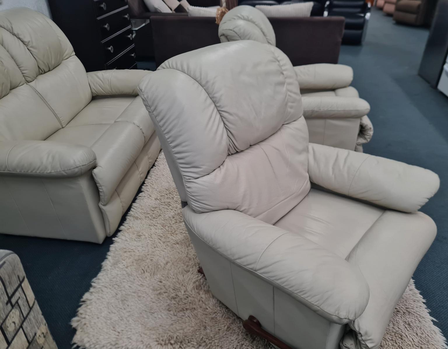 LaZBoy Genuine Leather 4Seater Rocker Recliner Lounge