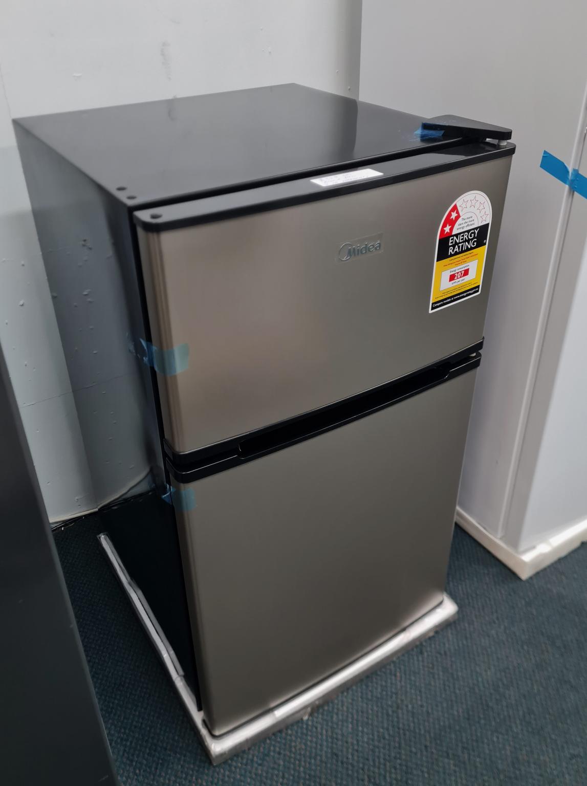 Midea bar fridge deals freezer