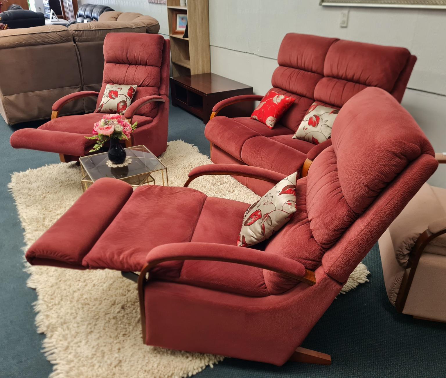 LaZBoy 2+1+1 'Charleston' Rocker Suite Cobblestone Burgundy Shop Zone