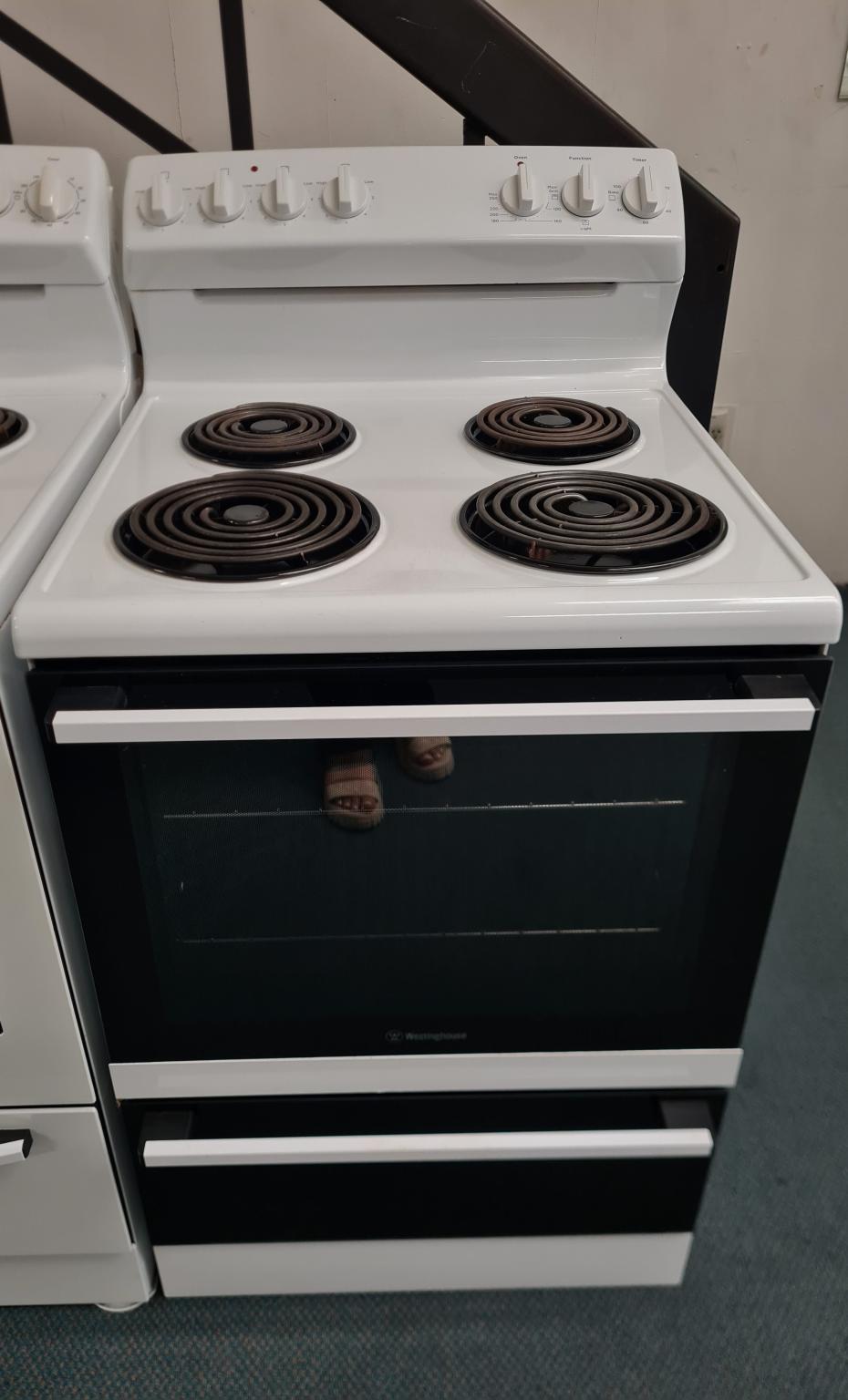 Westinghouse 60cm Freestanding Oven with Electric Cooktop WLE624WC