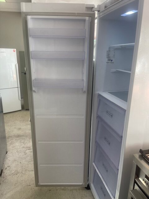 Samsung uprigh inside.jpg