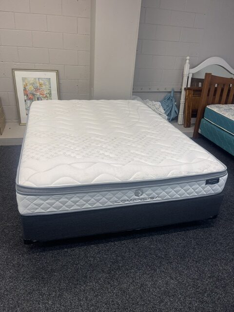 Queen bed1.jpg